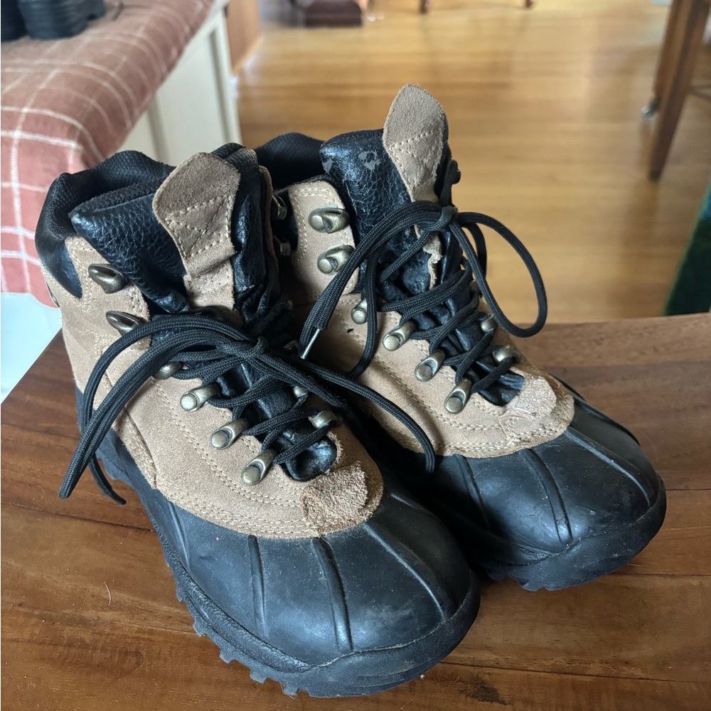 Totes Tan and Black Women’s Snow Boots